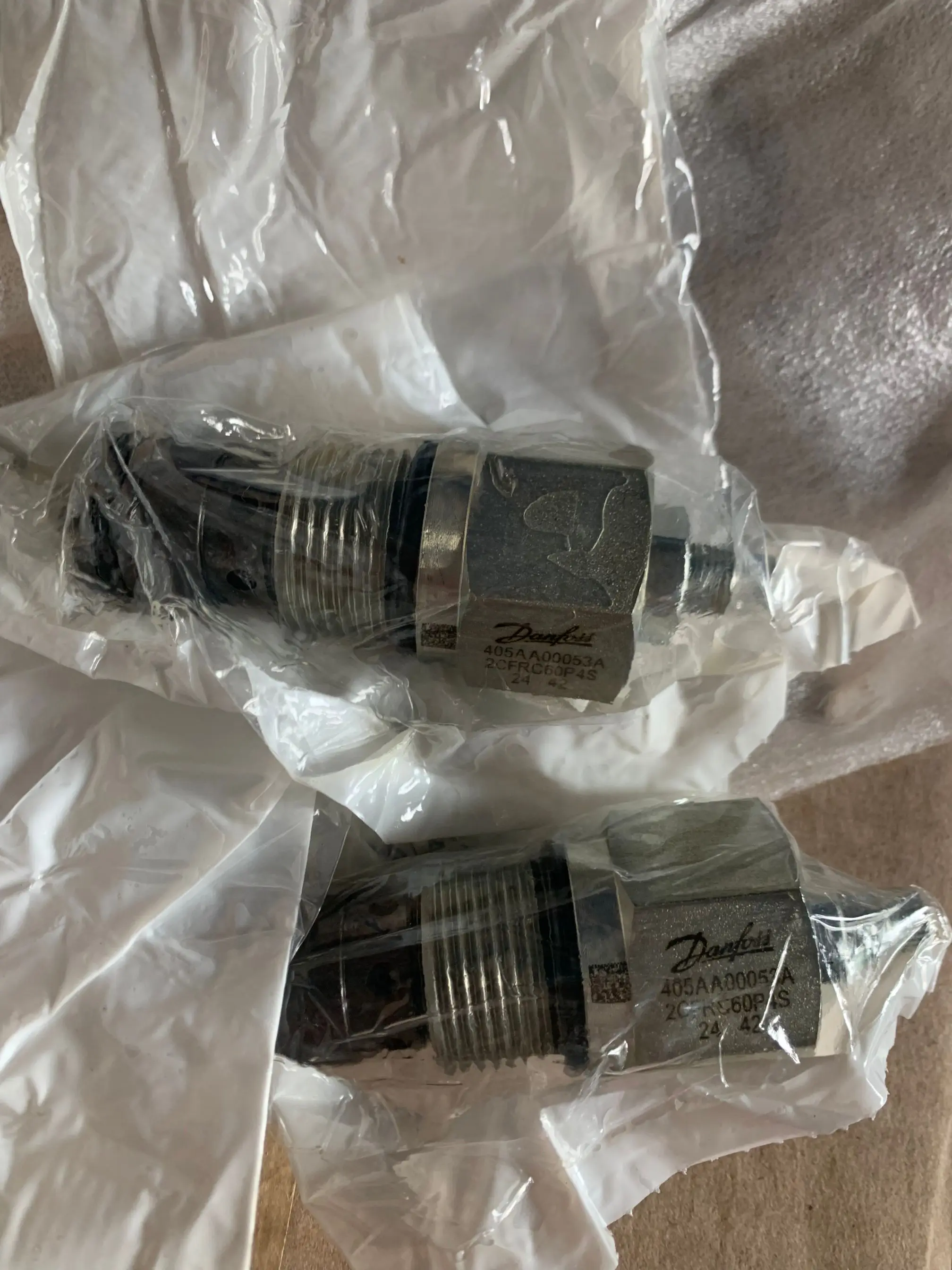 405AA00053A 2CFRC60-P-4S 2CFRC60P4S 2CFRC60 P 4S الأصلي DAN FOSS ea ton vick ers IH صمام خرطوشة في المخزون تنافسي