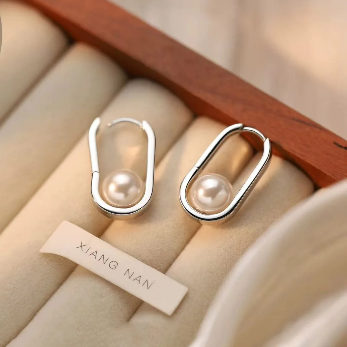 Ohrringe aus 925er-Sterlingsilber für Damen, trendiger geometrischer Perlenohrring, Schmuck, verhindert Allergien, Party-Geschenk-Accessoires – Detail 5
