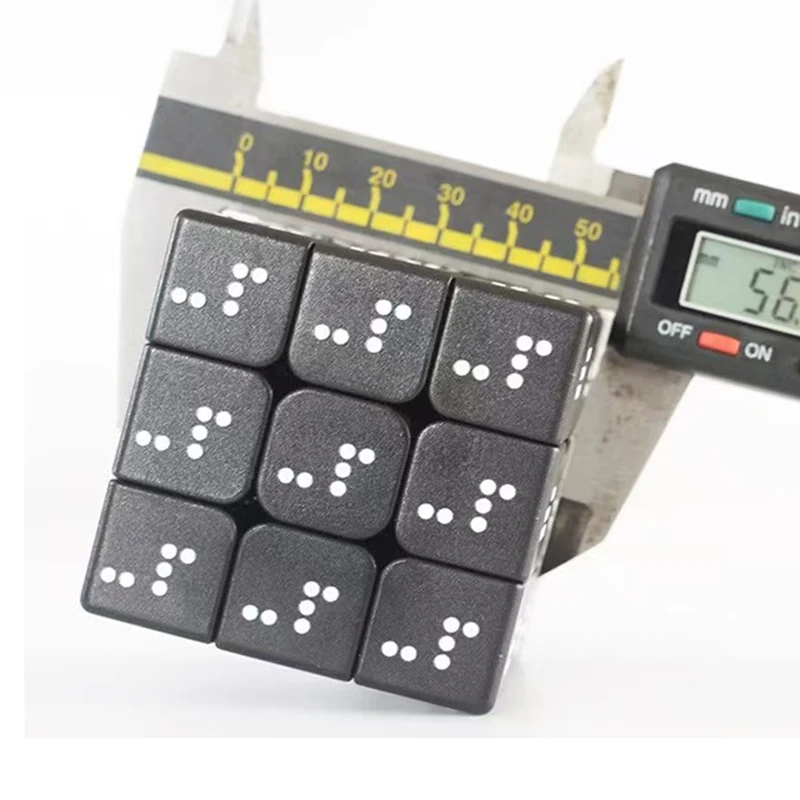 Braille Speed Cube 3x3x3 Giochi di ragionamento IQ Puzzle speciali per i personaggi ciechiVisione debole Facile rotazione e liscia