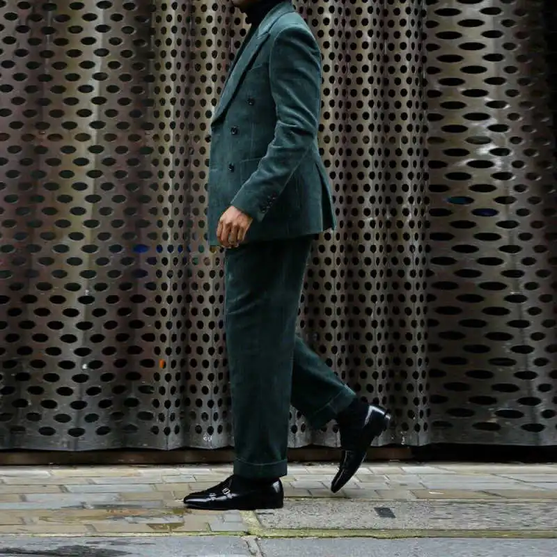 Modern Corduroy Men Tuxedos Peaked Lapel Double Breasted Pant Sets Plus Size Winter Warm Business Party Customized 2 Pieces