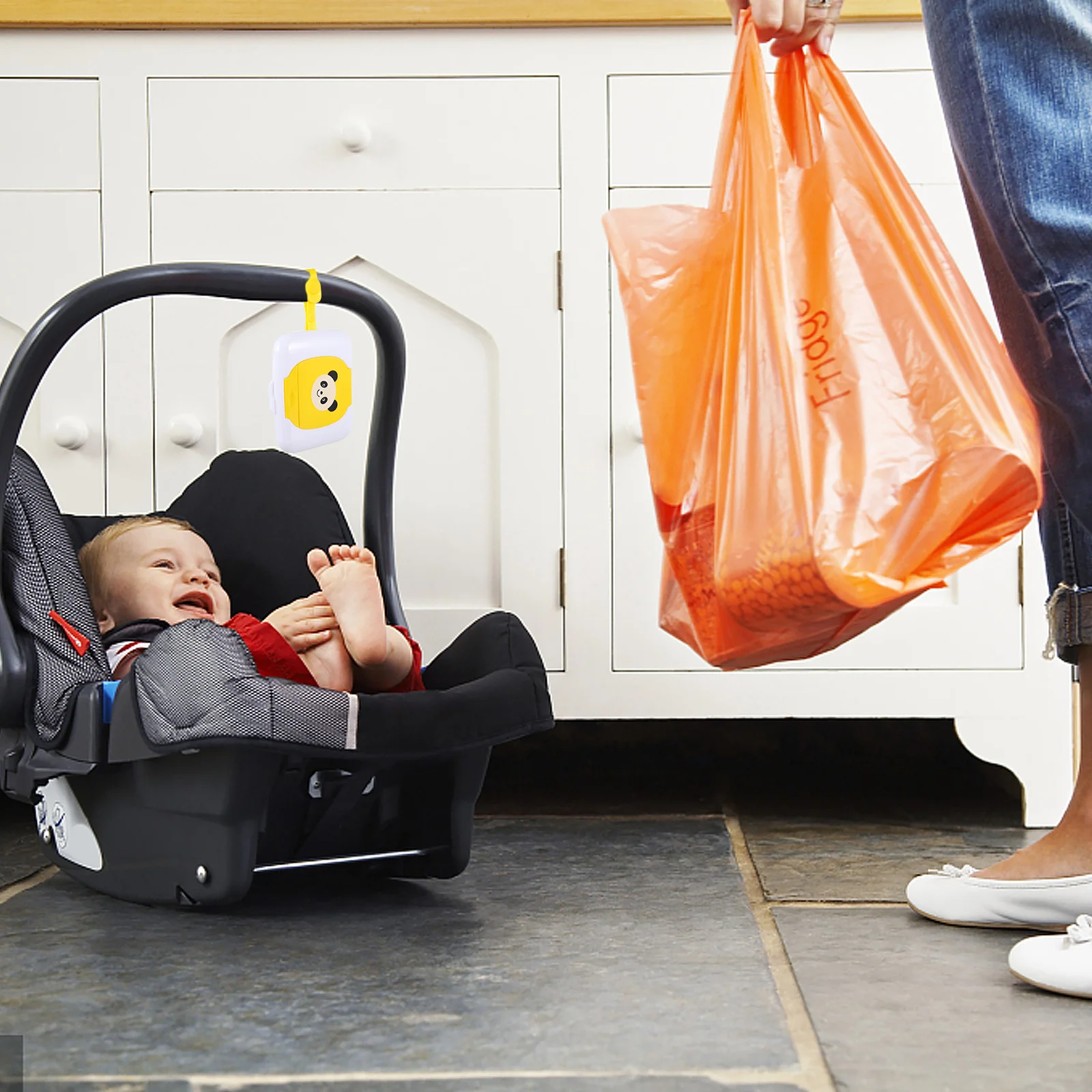 

1Pcs Baby Wet Tissue Case Portable Reusable Wipes Holder Box for Stroller Diaper Bag Travel Outdoor Dustproof Lightweight Safe