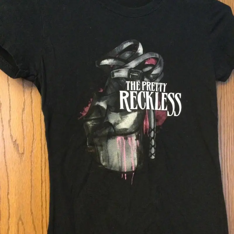 

Черная футболка The Pretty Reckless M