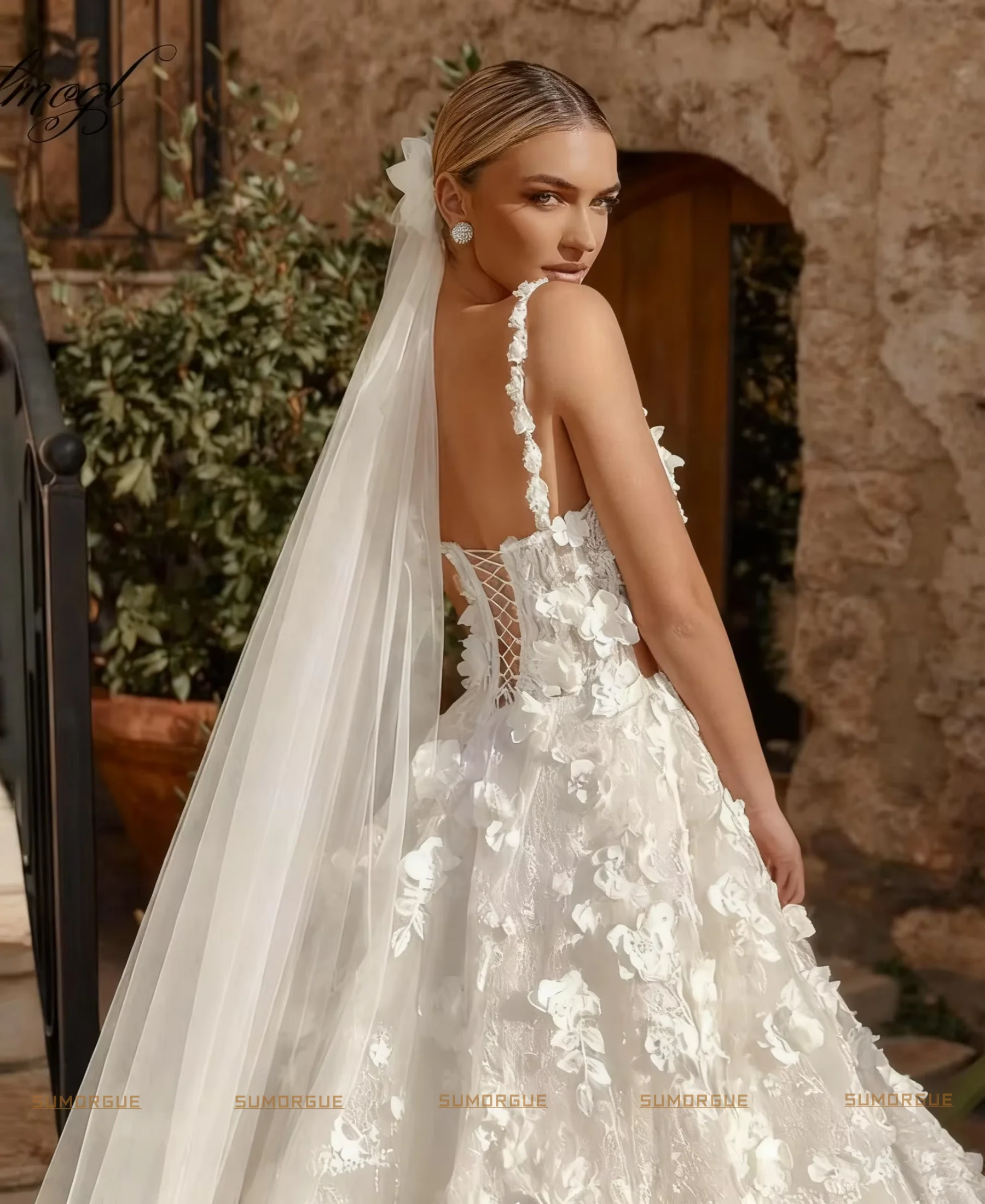 Spaghetti Straps A-Line Wedding Dresses Lace Appliques 3D Flowers Glamorous Backless high-end Customized Vestidos De Noiva