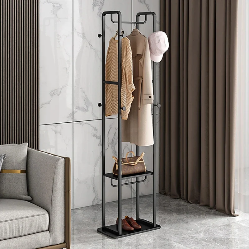 家のための鉄の芸術的な床のコートラック,北欧のミニマリストの家具,創造的なハンガー,手頃な価格の豪華な服の棚,居間,寝室