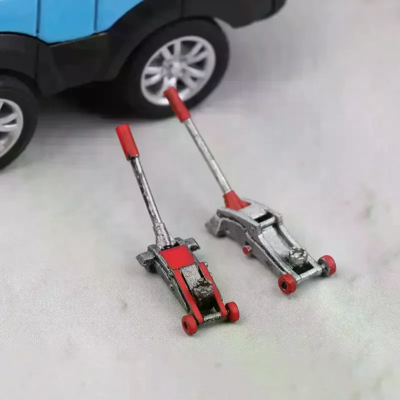 1Pcs 1/64 Scale Car Lifting Jack Model Modification Garage Repair Accessories Scene Collocation Miniature Sculpture Display