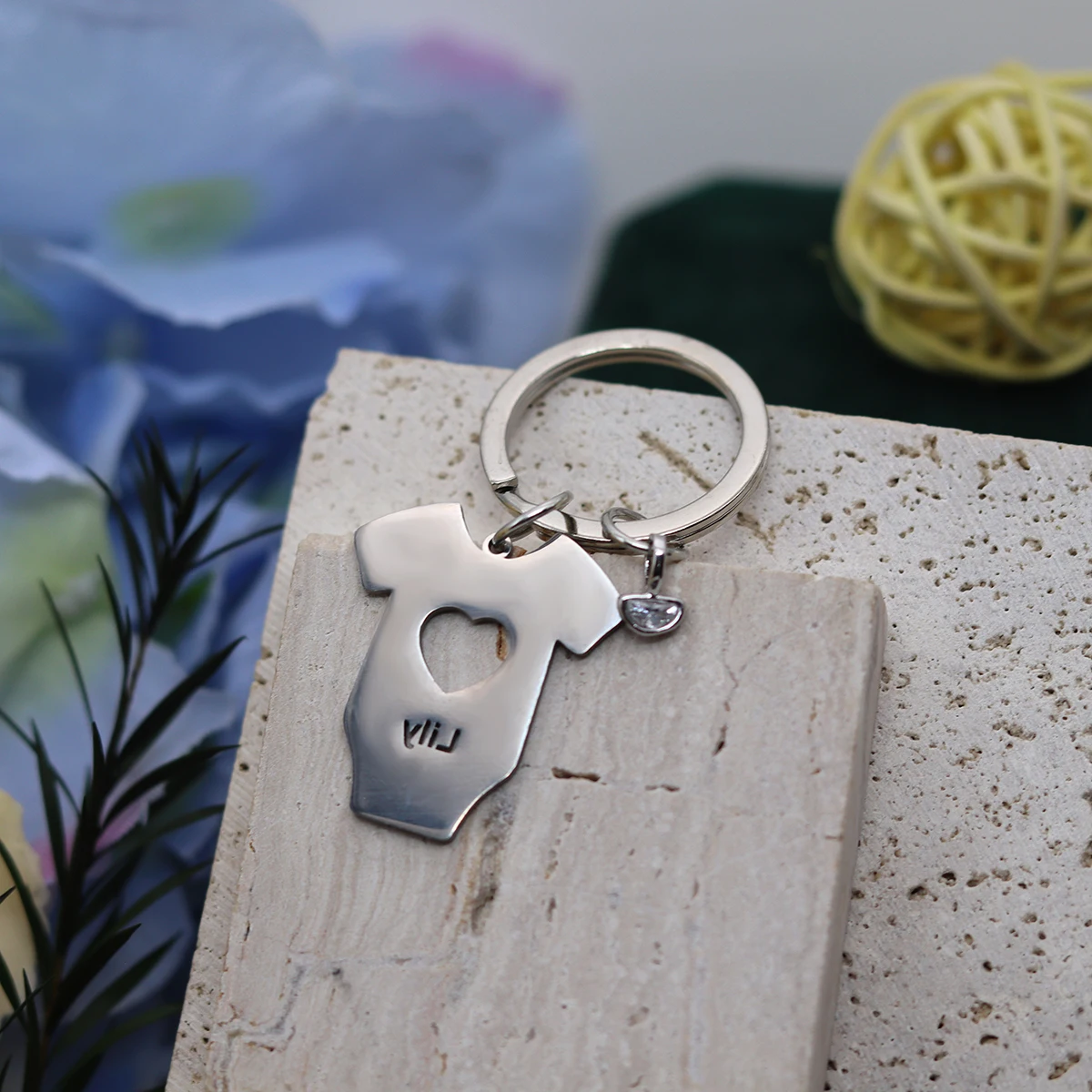 Customized Stainless Steel Hollow Heart T-shirt Pendant Keychain Engraved Cartoon Jewelry Gifts for Men Women