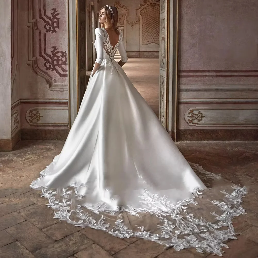 Maßgeschneidertes exquisites Brautkleid mit V-Ausschnitt und Spitzenapplikationen, bezauberndes Halbarm-Brautkleid mit Sweep-Zug und Vestidos De Noiva