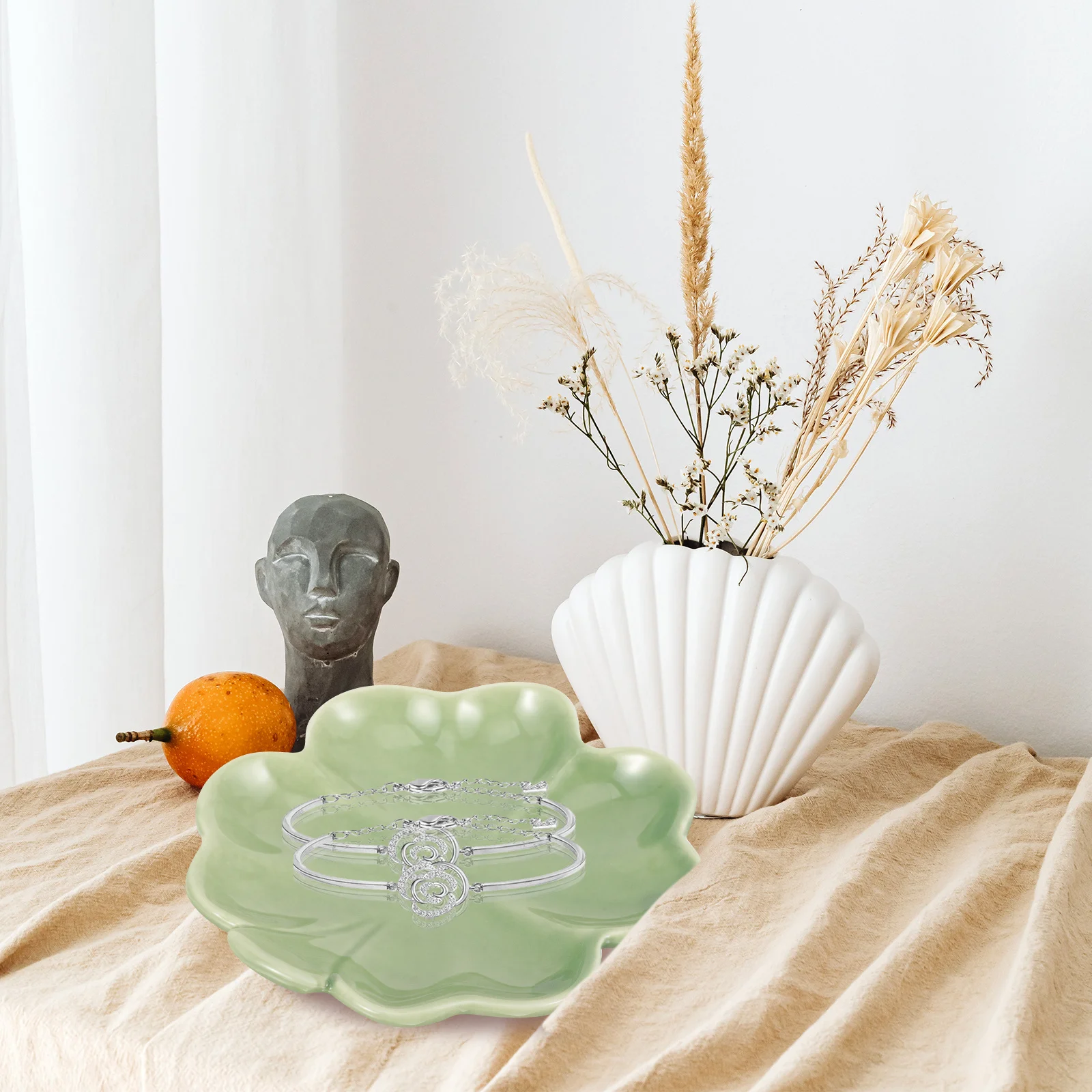 

Shape Ceramic Jewelry Plate Elegant Design Exquisite Workmanship Practical Long Term Use Coffee Table Desk