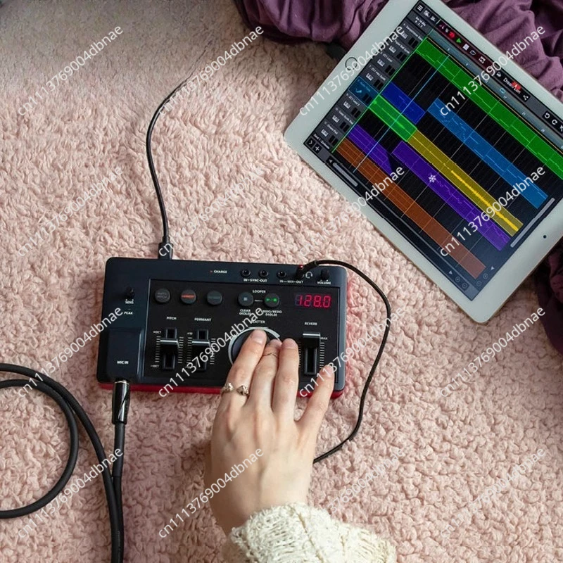 E-4 Vocal Effects J-6 Chord Synthesizer T-8 Rhythm Drum Machine S-1 Vintage Synthesizer Portable Synthesizer Studio Accessories