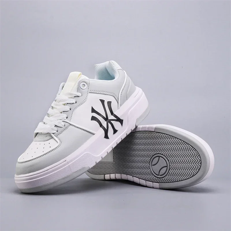 NYC Chic: 2024\'s Little White Yankees Sneakers - Elevate Your Street Style