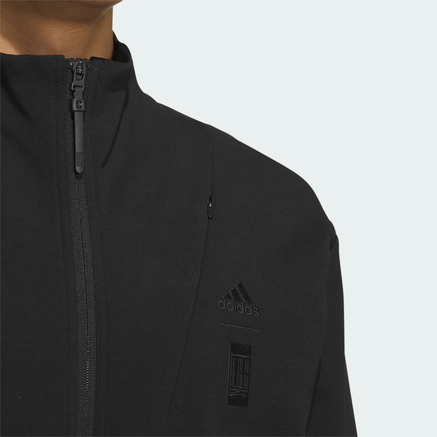 อาดิดาสของแท้ 2023 ใหม่ผู้ชายกีฬาแฟชั่นลำลองแจ็คเก็ต IP4917