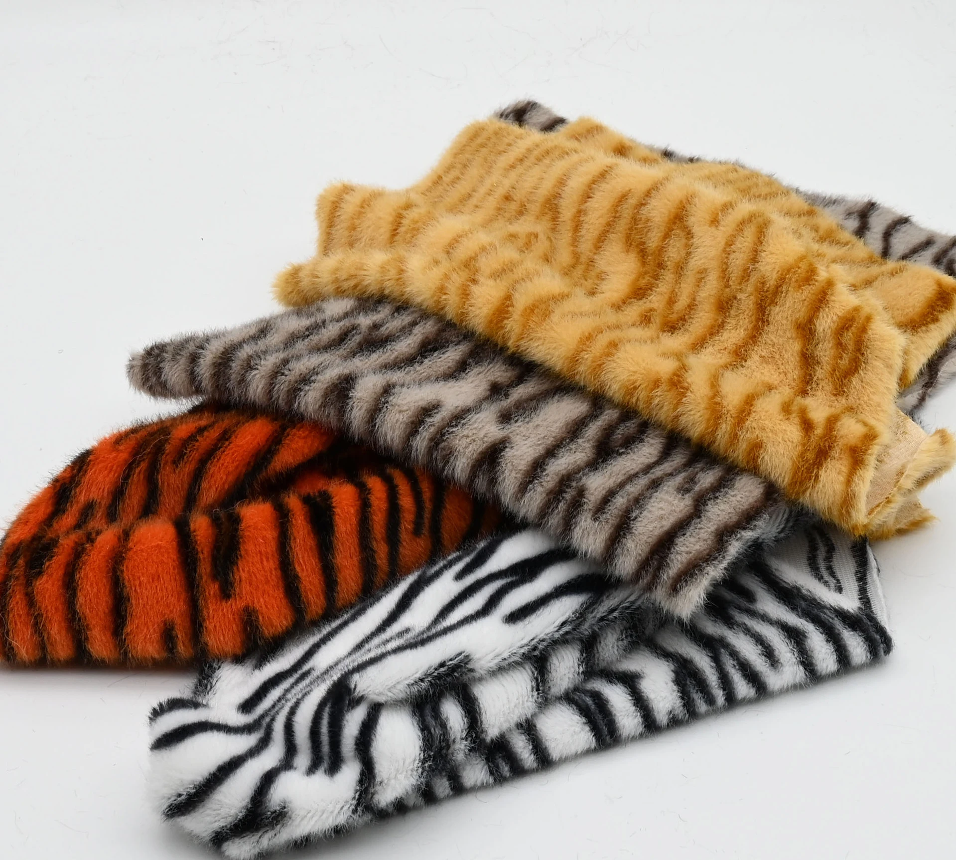 

1yard Clothing,bags,shoes,toys plush fabric Small mink print fabrics for coat carpet tissu