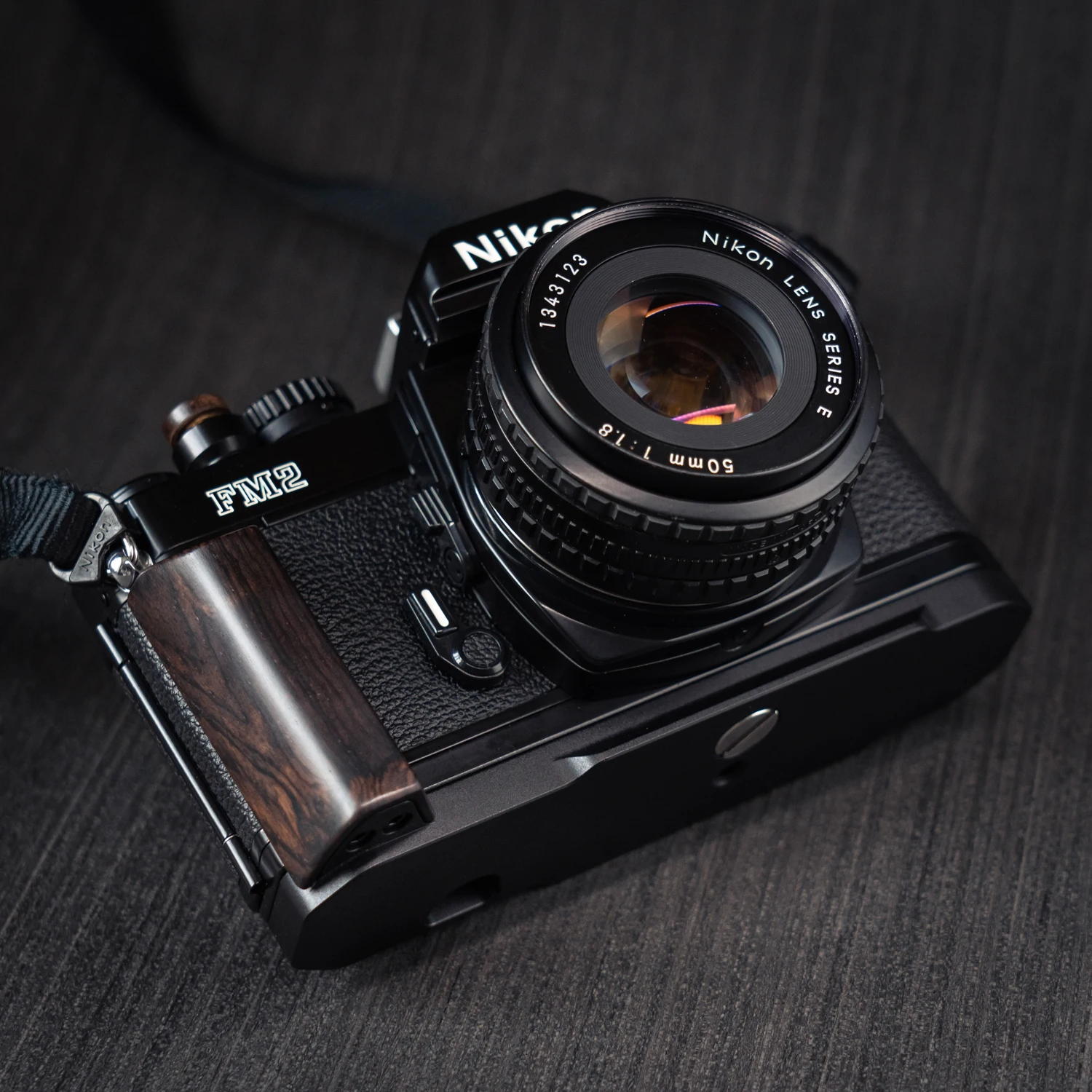 YUWOOD FM2 L-förmige Montageplatte mit Holzgriff für Nikon FM2 FM FM3A FE FE2. Integrierte Arca-Swiss-Schnellwechselplatte – Detail 16