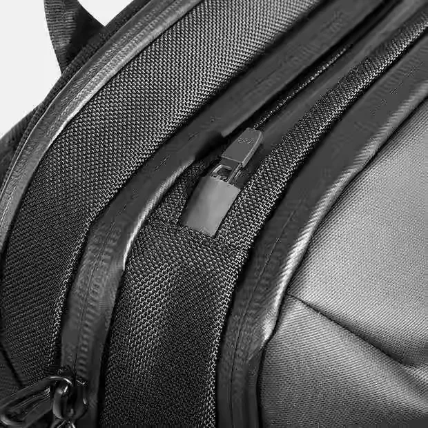Mochila Tech Pack 2 de Nailon Balístico de 17L, Resistente al Agua, Gran Capacidad, Versátil, Elegante, Informal, para la Escuela, Libros, Duradera