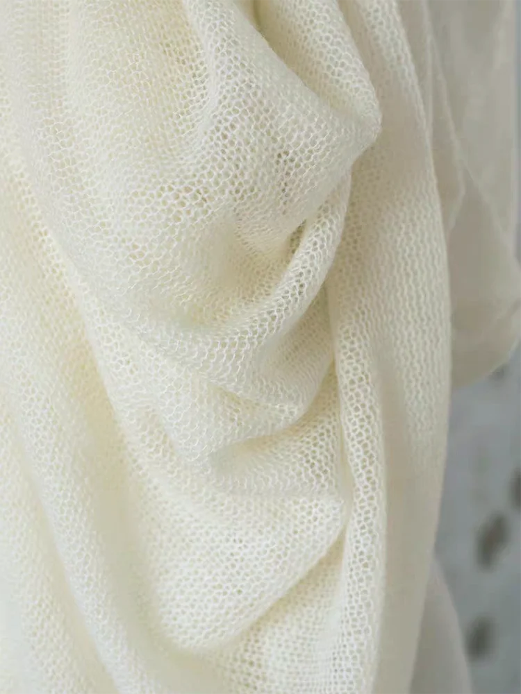 Weicher beigefarbener, flauschiger Netzstoff von Freizeitbekleidung, Camise-Kleidernetzstoff, handgefertigt, DIY-Bastelmaterial, Partykleid, Nähtuch – Detail 2