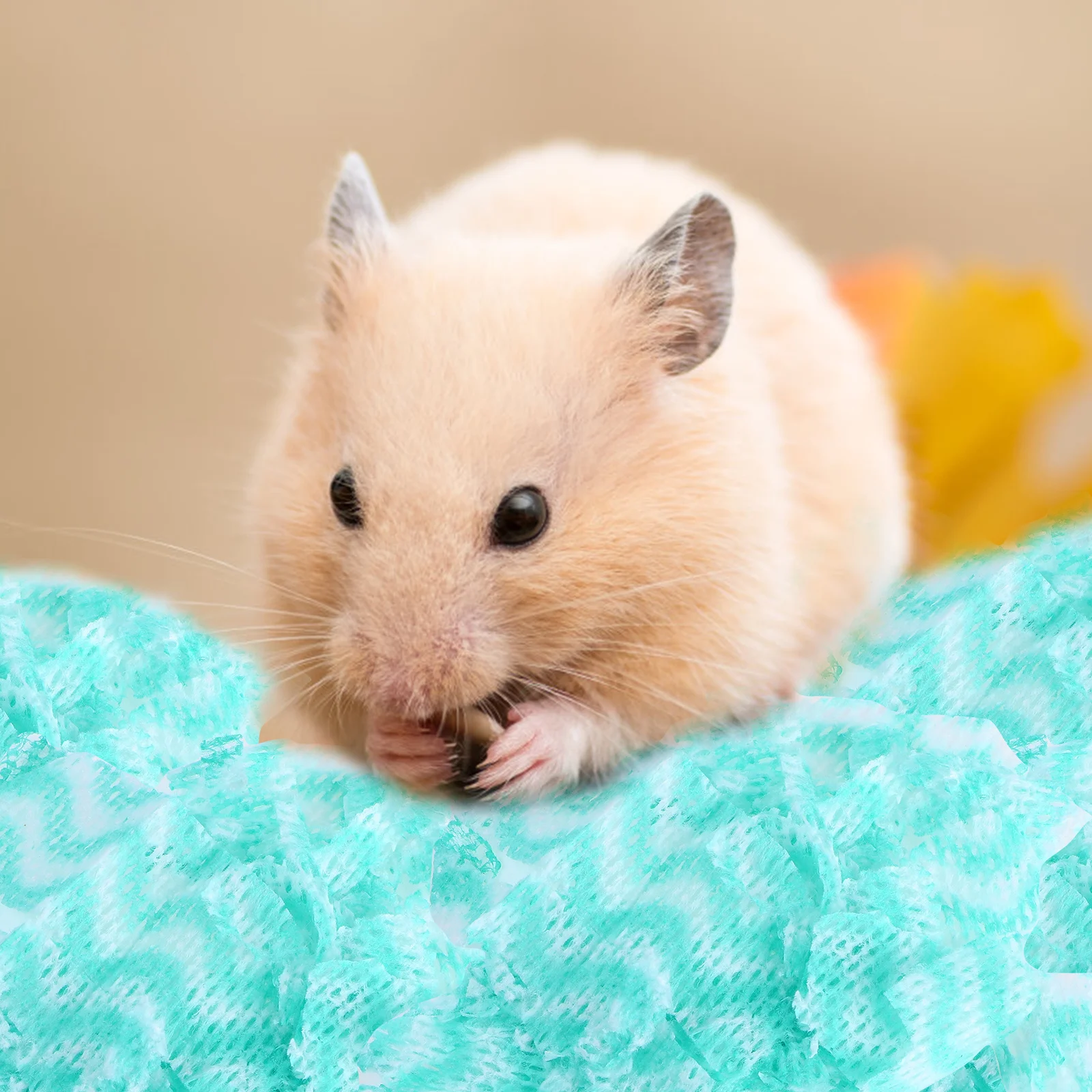 

Bedding For Small Pets Natural Wood Chips Absorbent Odor Control Hamster Rabbit Guinea Pig Pet Shavings