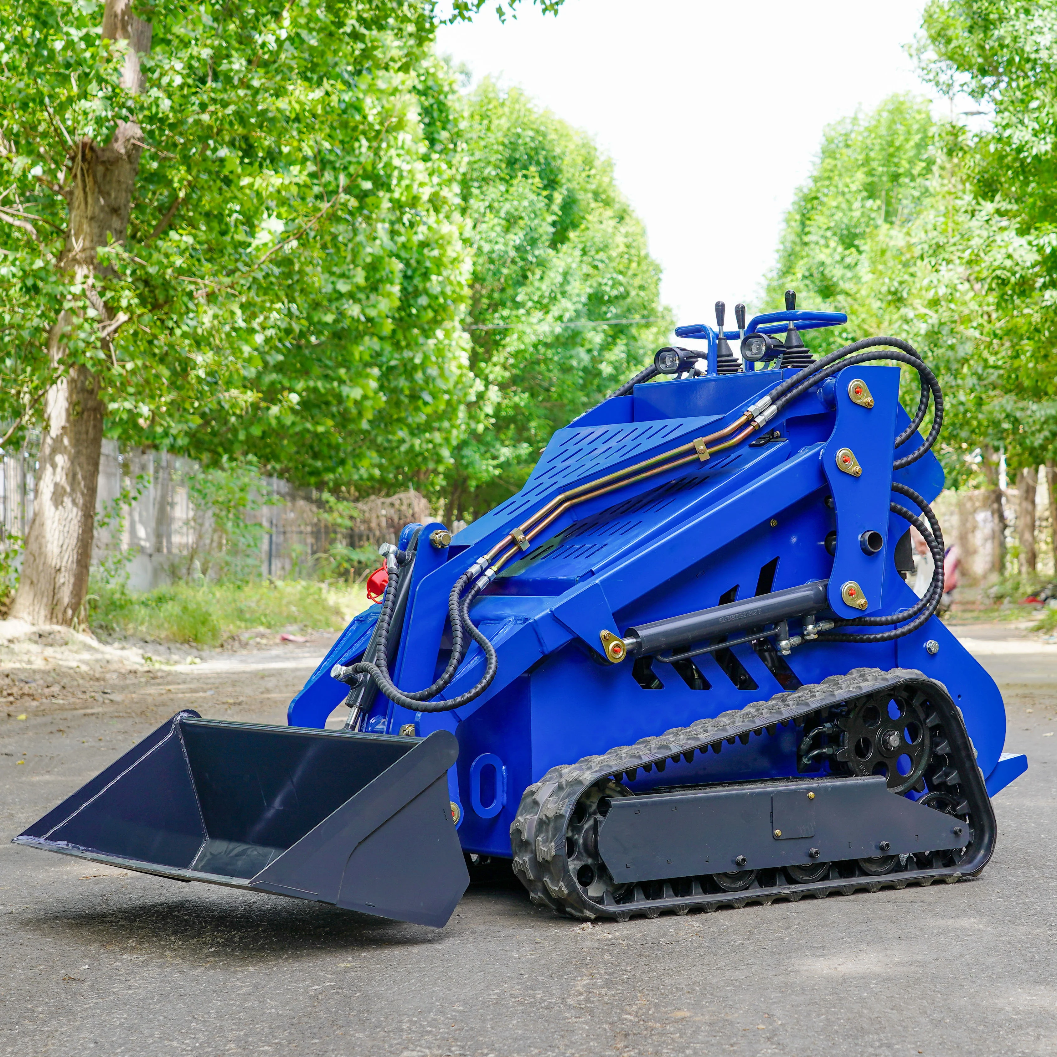 Small Crawler Skid Steer Loader for Shoveling Sand and Pushing Soil Efficient Loader Tool