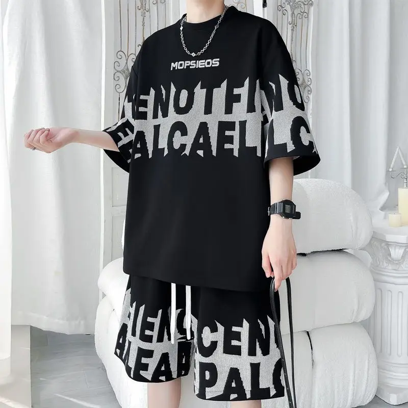 

Мужской летний повседневный костюм-двойка размера XL для веса до 150 кг: стильные шорты средней длины и рубашка с коротким рукавом