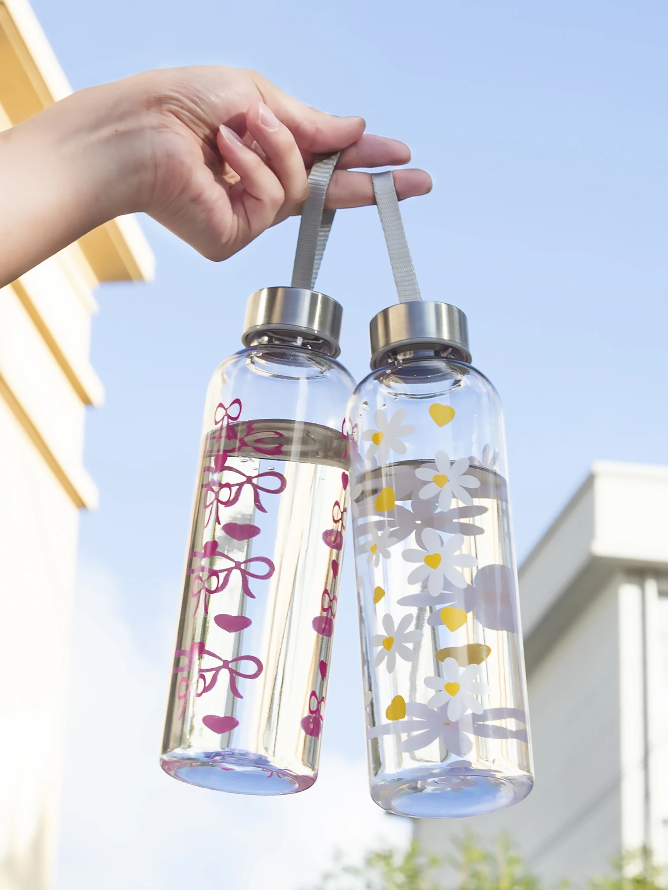 550 ml Kunststoff-Wasserflasche mit Schleife, Little Daisy, für Fitnessstudio, Sport, auslaufsicherer Wasserbecher für Fitnessstudio, Reisen, Outdoor-Aktivitäten