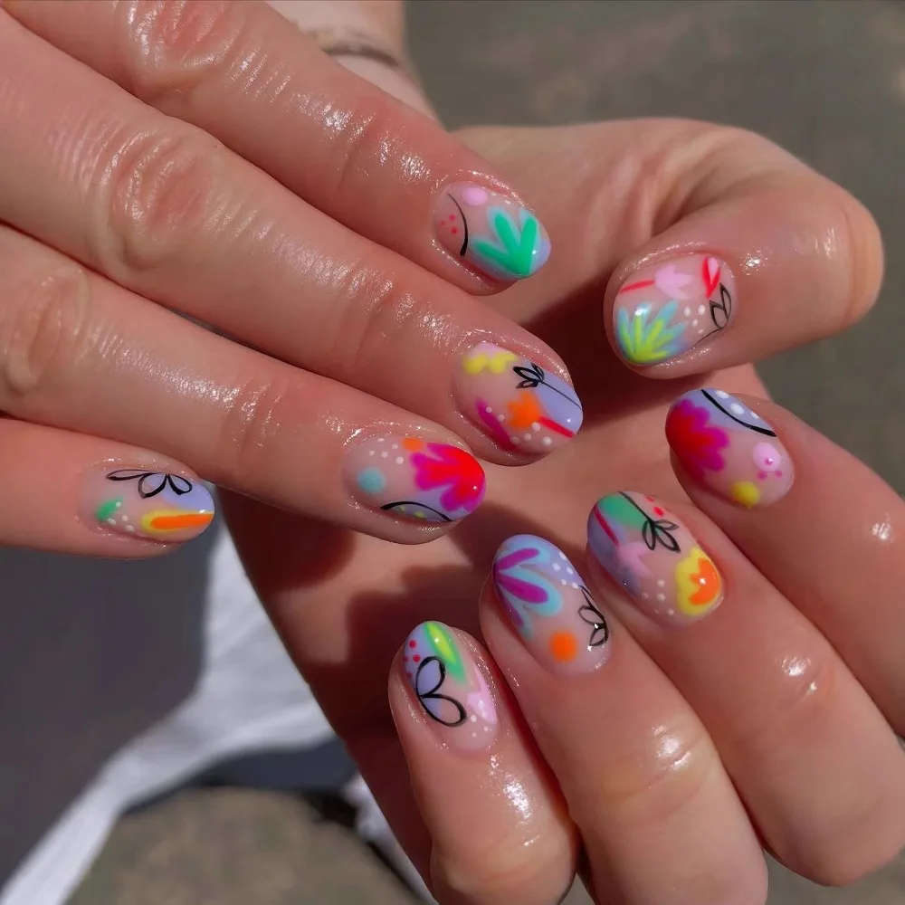 

24Pcs Short Round Head Fake Nails with Cute Line Flowers Design Press on Nails Tips Detachable Artificial Full Cover False Nails