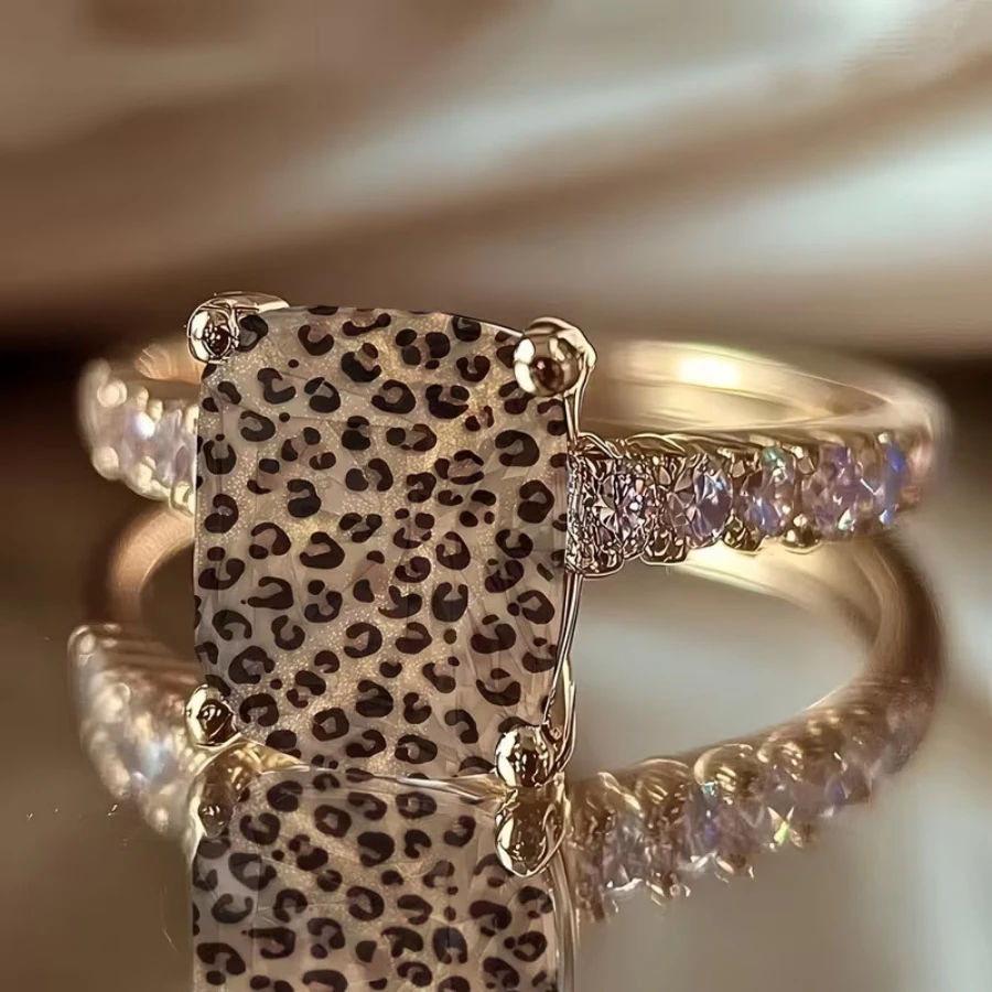Leopard Print Square Pattern Design Copper Ring for Women Vintage Bold Personalized Engagement Ring Party Jewelry Gifts
