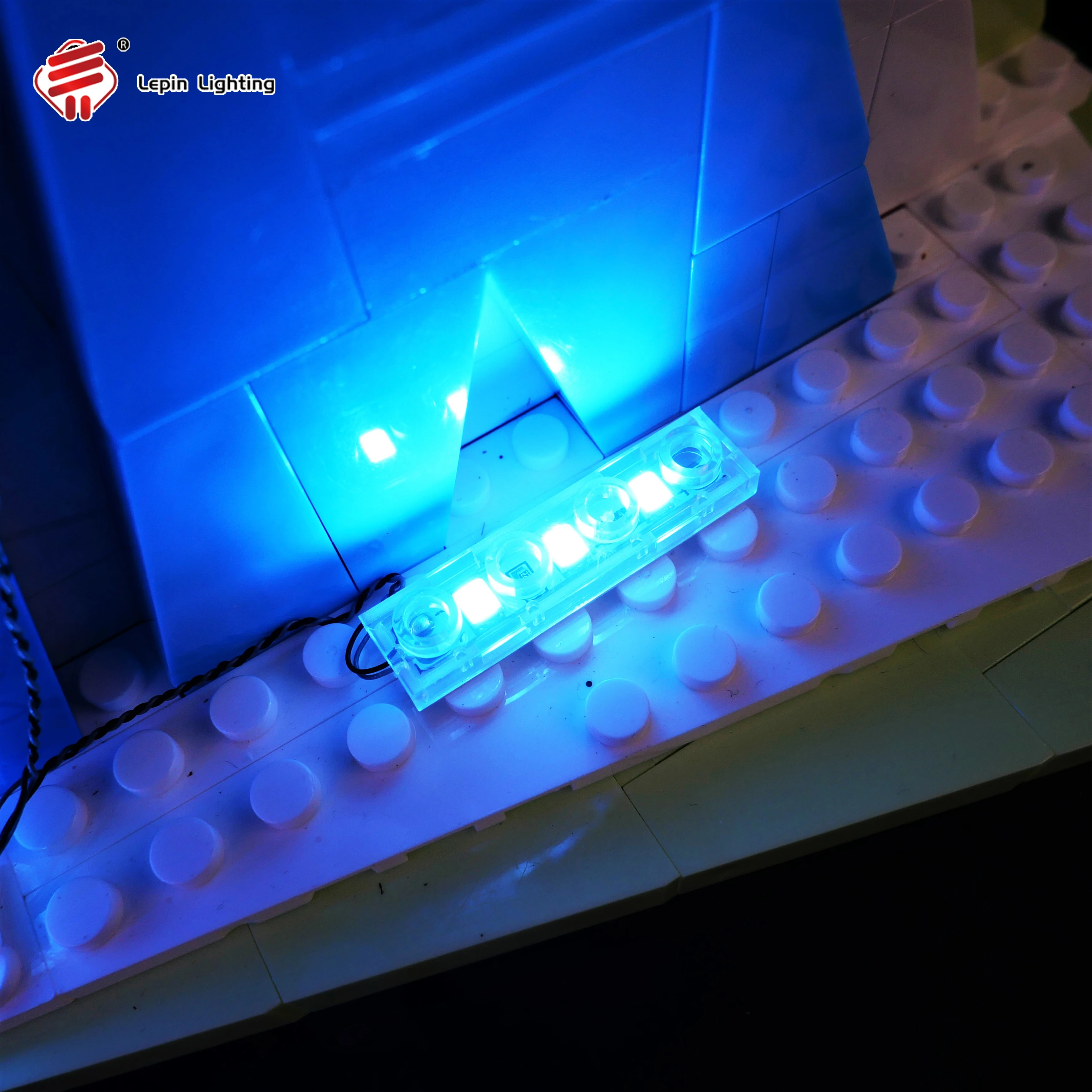 DIY LED Light Kit Compatible with 43008 Sport Sneaker Model Remote Control Lighting Set Display Decoration Module (Light Only)