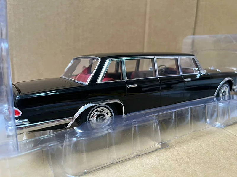 Diecast 1:18 Scale Benz 600 Simulation Alloy Car Model Toy Collectible Gifts Ornaments