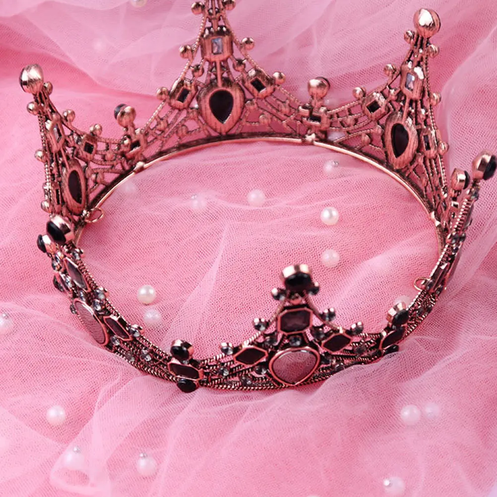 

1Pcs Alloy Crown Cake Topper Delicate Design Tiara Birthday Wedding Party Dessert Cake Decoration Ornament Crown Decoration