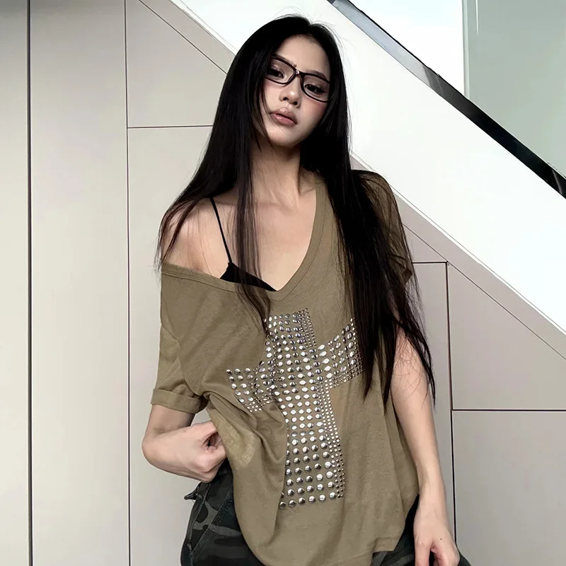 ΠΠΎΠ²ΡΠ΅Π΄Π½Π΅Π²Π½Π°Ρ ΠΆΠ΅Π½ΡΠΊΠ°Ρ ΡΠ²ΠΎΠ±ΠΎΠ΄Π½Π°Ρ ΡΡΠΈΠΊΠΎΡΠ°ΠΆΠ½Π°Ρ ΡΡΡΠ±ΠΎΠ»ΠΊΠ° Street Cross Ρ v-ΠΎΠ±ΡΠ°Π·Π½ΡΠΌ Π²ΡΡΠ΅Π·ΠΎΠΌ ΠΈ Π»Π΅Π½ΠΈΠ²ΡΠΌ ΡΡΠΈΠ»Π΅ΠΌ ΠΠΎΠ²ΡΠ΅Π΄Π½Π΅Π²Π½Π°Ρ ΠΆΠ΅Π½ΡΠΊΠ°Ρ ΡΠ²ΠΎΠ±ΠΎΠ΄Π½Π°Ρ ΡΡΠΈΠΊΠΎΡΠ°ΠΆΠ½Π°Ρ ΡΡΡΠ±ΠΎΠ»ΠΊΠ° Street Cross Ρ v-ΠΎΠ±ΡΠ°Π·Π½ΡΠΌ Π²ΡΡΠ΅Π·ΠΎΠΌ ΠΈ Π»Π΅Π½ΠΈΠ²ΡΠΌ ΡΡΠΈΠ»Π΅ΠΌ