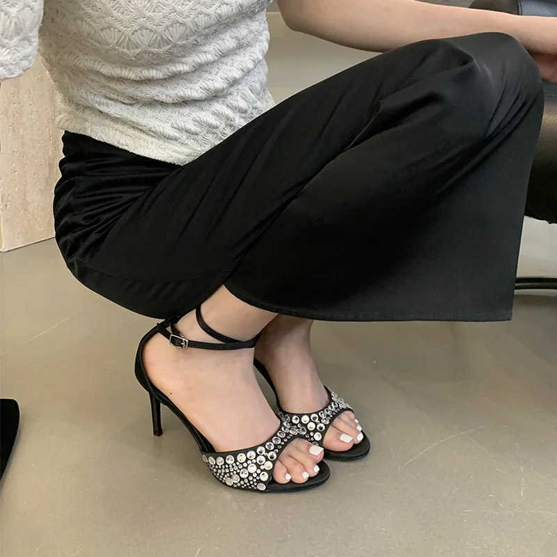 Women's 2024 New Summer Versatile Slim Heels with High Heels and Elegant Design, Elegant and Stylish Sandals