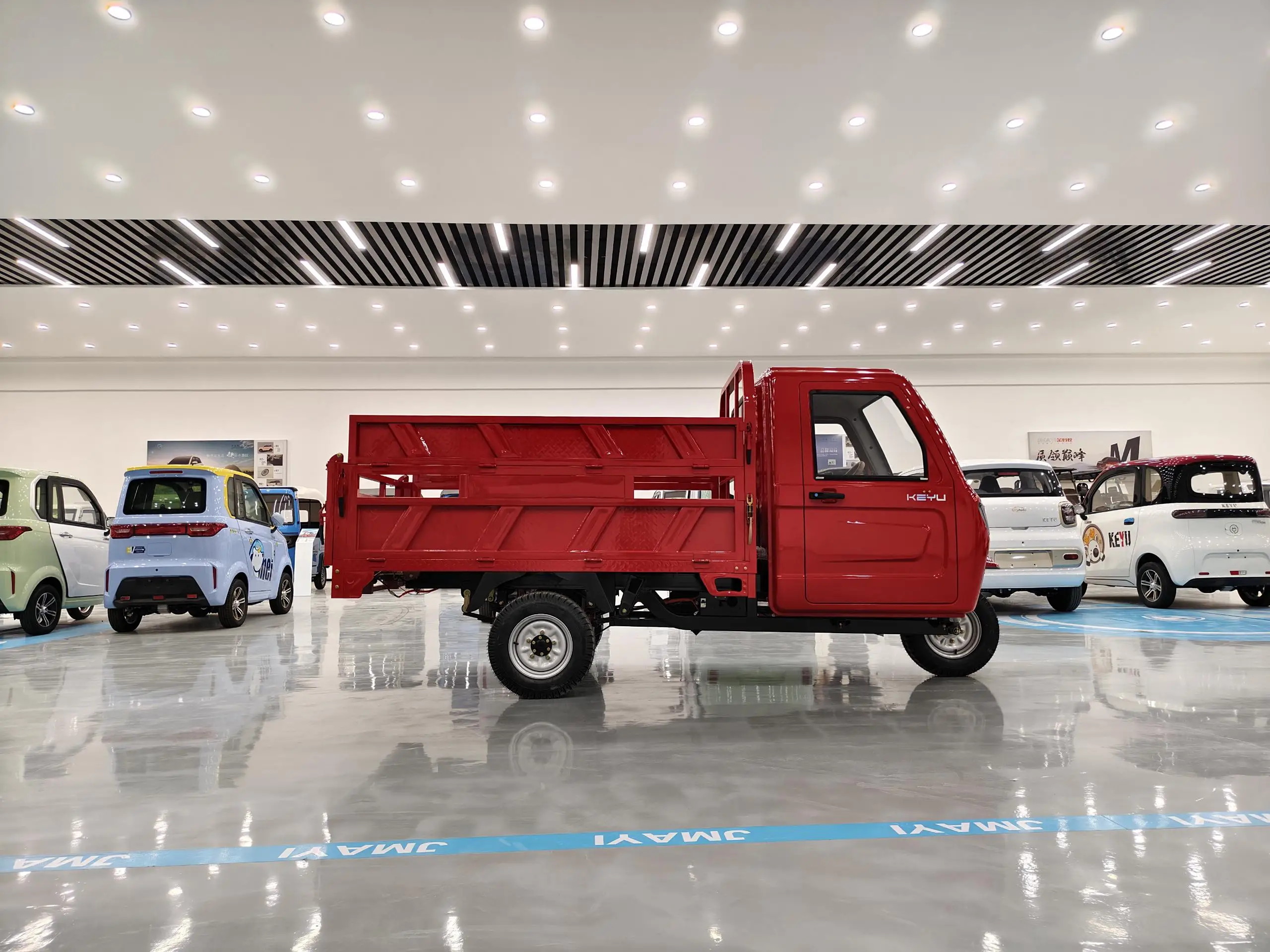 Highly Recommended 3-wheel 2-doors Electric Three-wheel Dump Truck Complies with EU Certification
