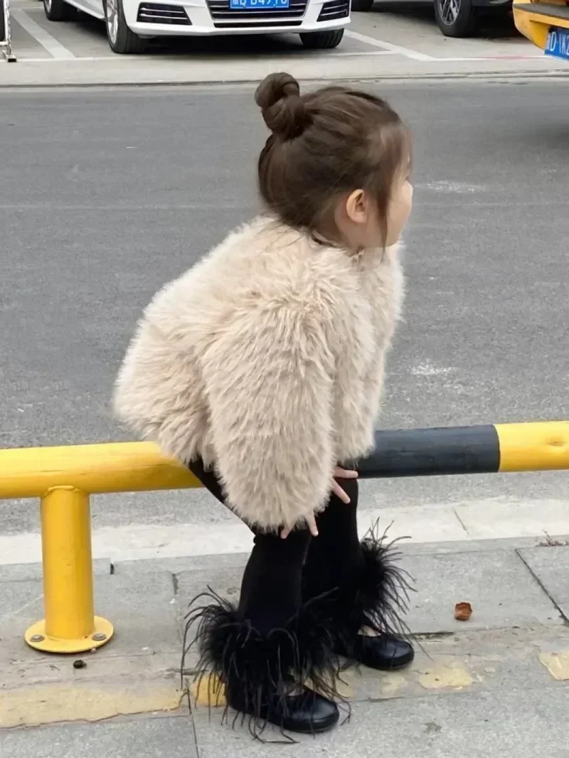 Coats 2025 Wintre New Girls Plush Thickening Children Clothing Versatile Furs Cotton Fashion Outerwear Simple Warm