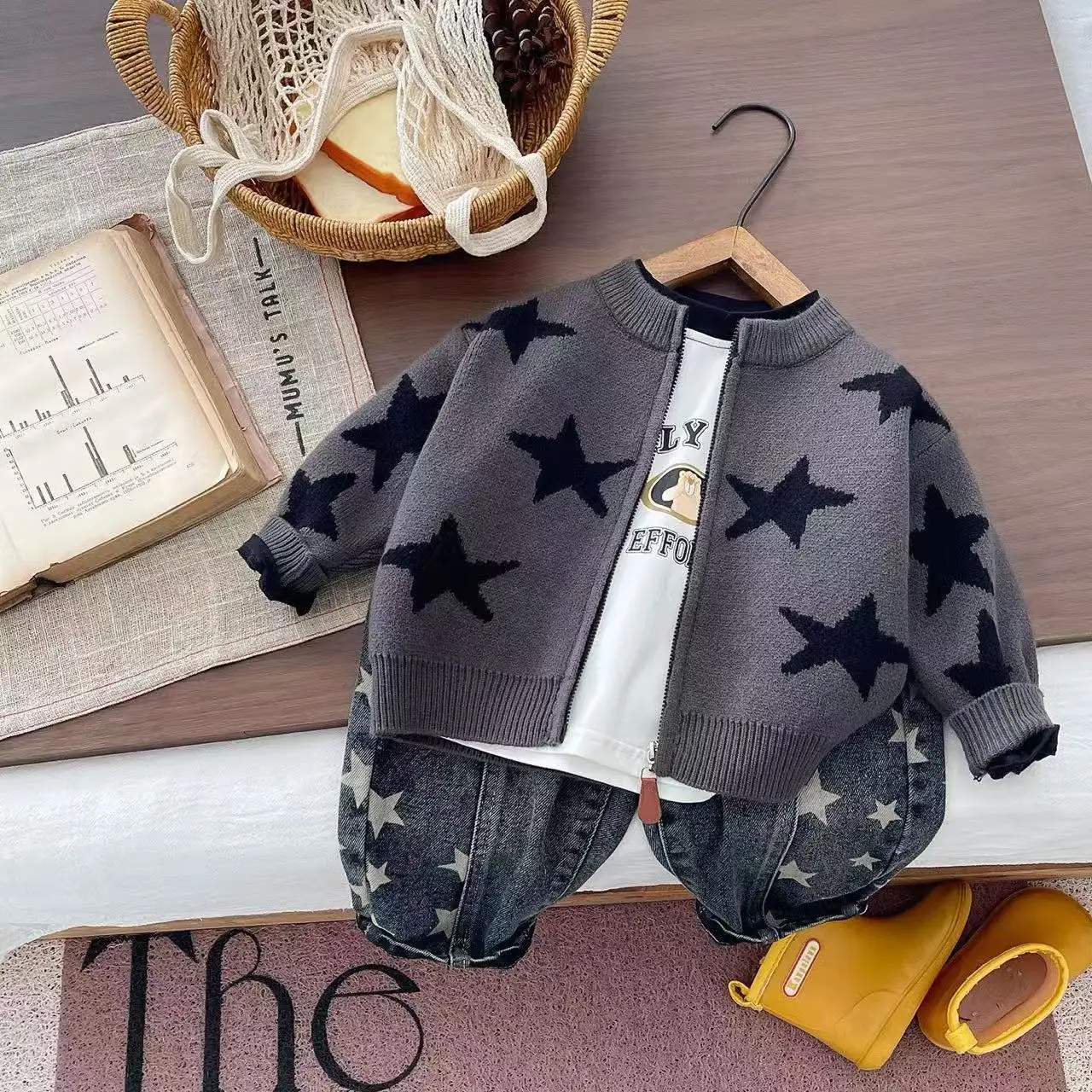 Boys' Spring and Autumn Set 2026 New Fashionable Children's Baby Star Sweater Jacket T-shirt Jeans 3-Piece Set