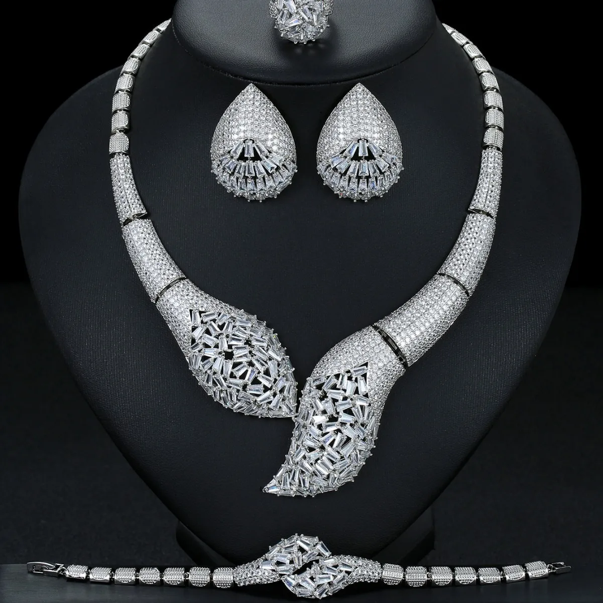 Light Luxury Colorful Snake Zircon Jewelry Set 4Pcs Necklace Earrings Bracelet Ring Women Bridal Wedding Banquet Engagement Part