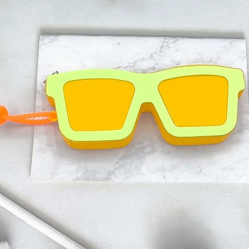 Vibrant Color Sunglasses Shaped Case Shockproof Shell Scratch Resistant Dopamine Cosmetic Pouch Compact Size Food Grade