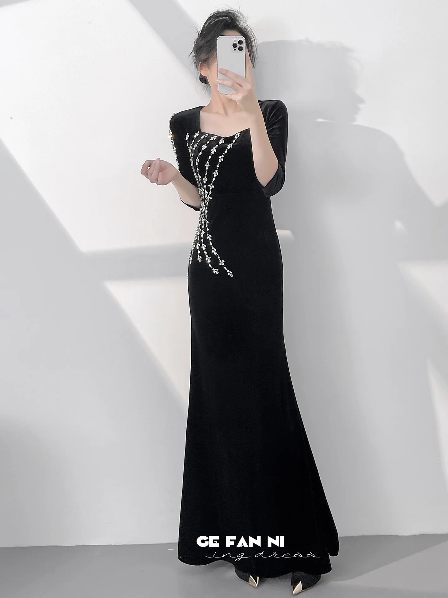 

Ele Velvet Evening Gown Women's New 2025 High-End Sensation Important Ocn Beautiful Bla Fi Tail Host Long Dr