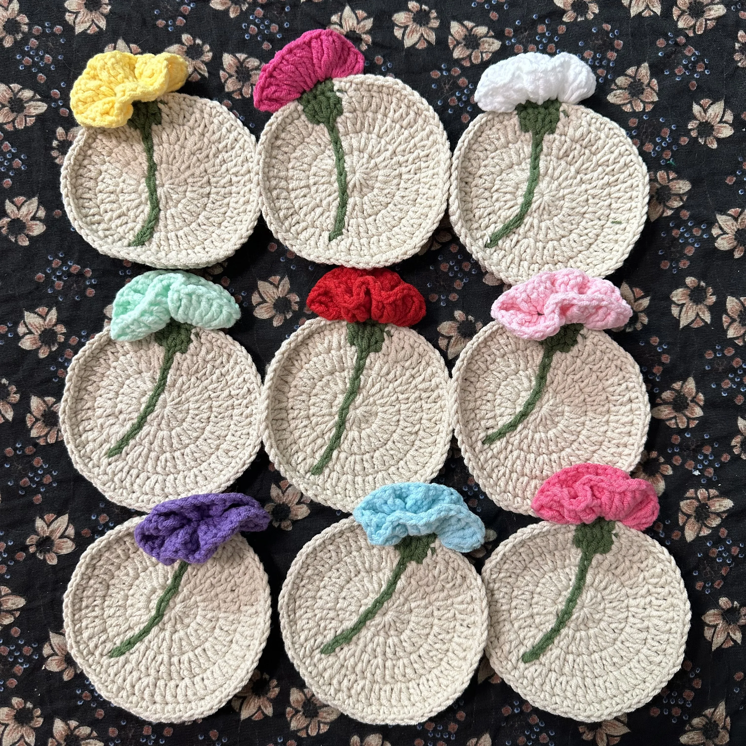 10CM pure hand-woven carnation coaster mother's day teacher's day gift round pastoral style three-dimensional flowers cup pats