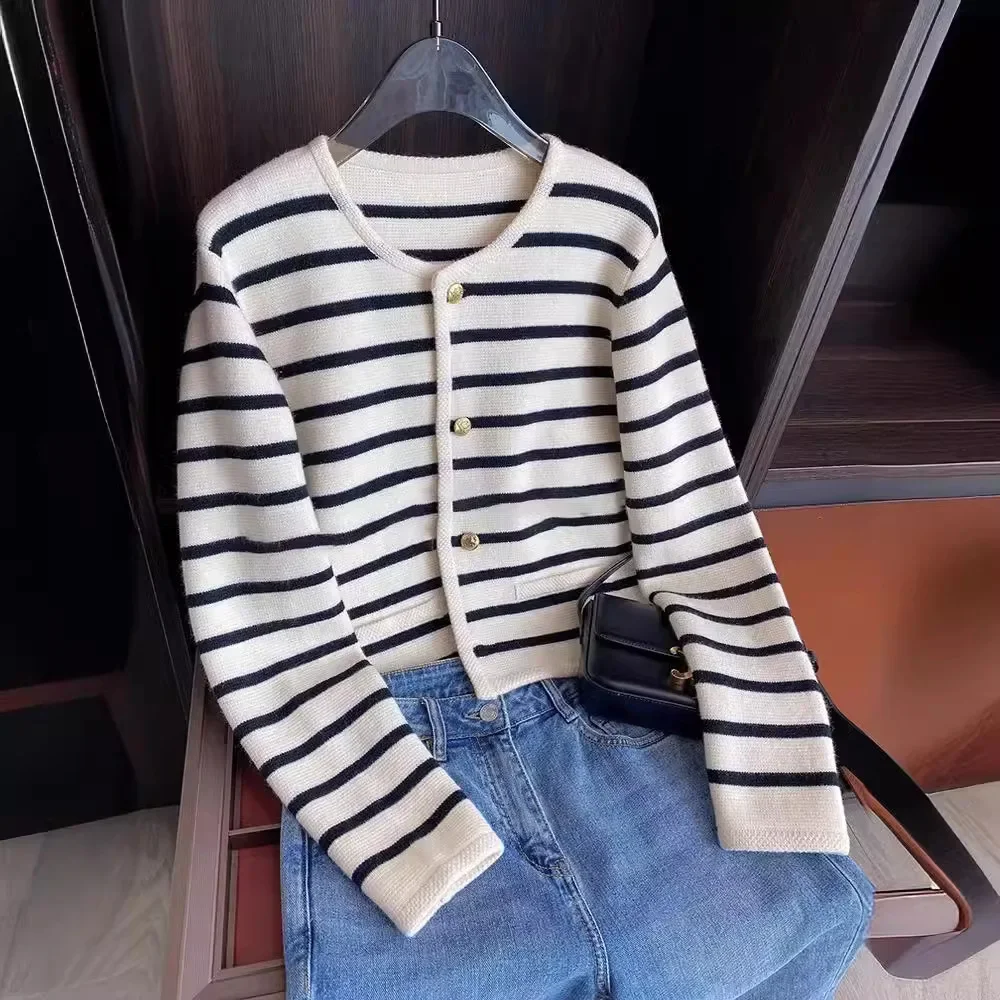 Korean Fashion Sweater Cardigan White Black Striped Knitted Sweater Women 2024 Winter Short Single-breasted Long Sleeve Tops Fem