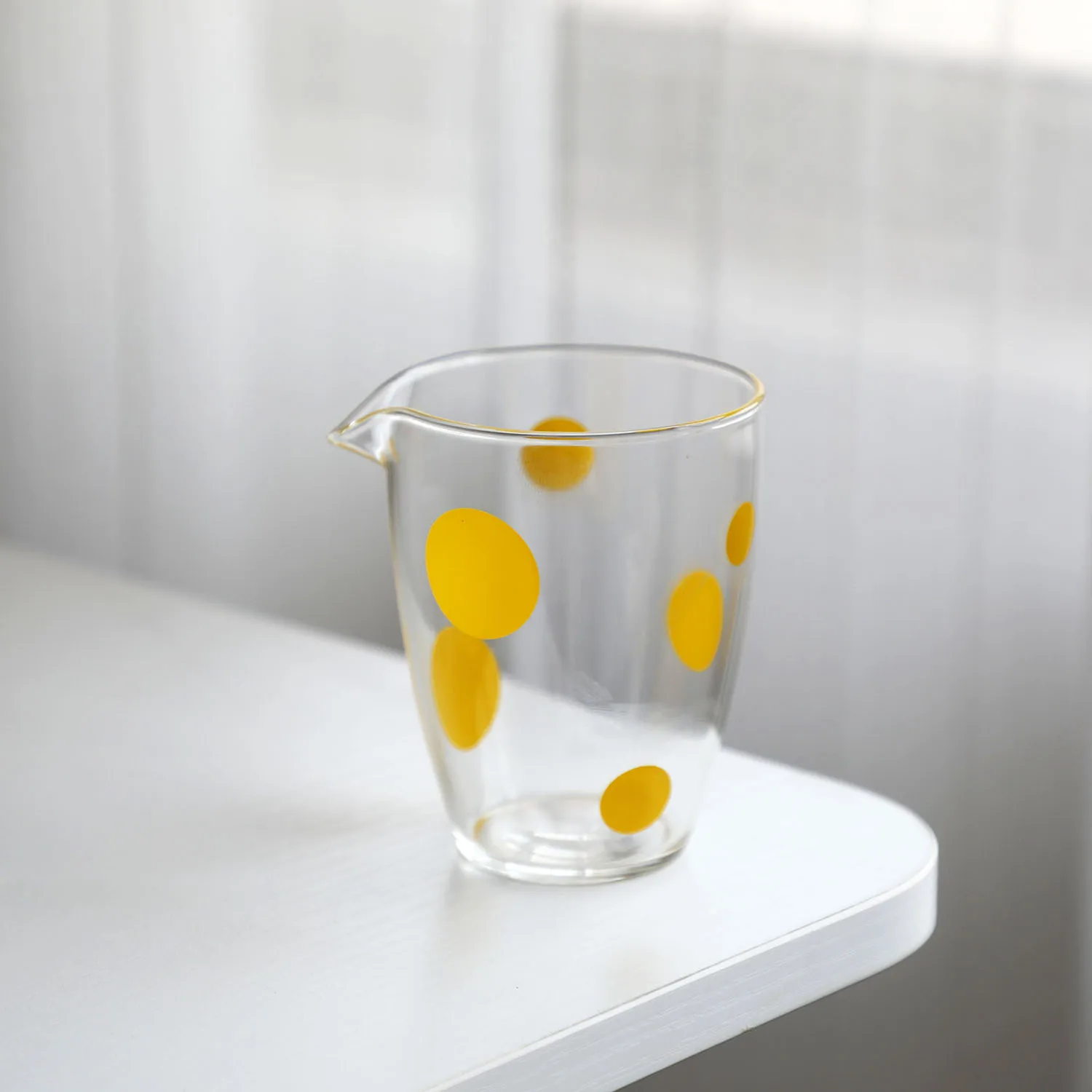 New Exquisite Yellow Polka Dot Thickened Heat Resistant Glass Gongdao Cups Colored Spot Fair Cups Tea Pitcher for Tea Ceremony