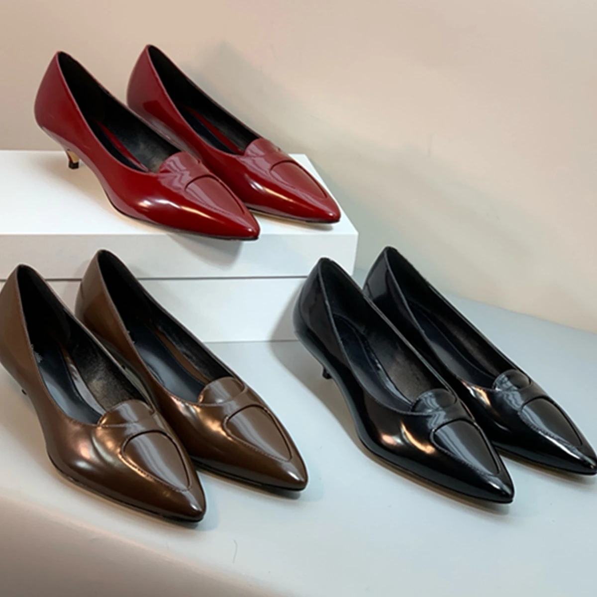 

Jenny&Dave French Office Ladies Retro Elegant Cat Heel Shoes Women Sandals Shoes Genuine Leather Pointed Toe Summer Shoes Women