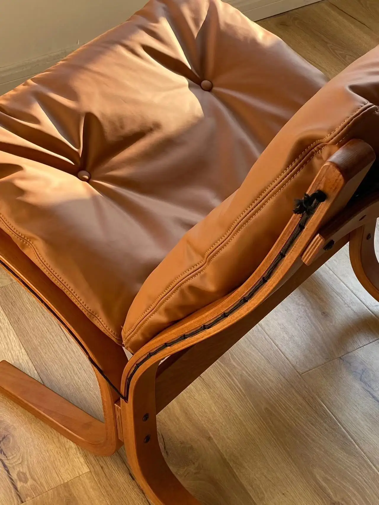 Nordic Vintage Hotel Living Room Chairs Wooden Frame Leather Lounge Chair