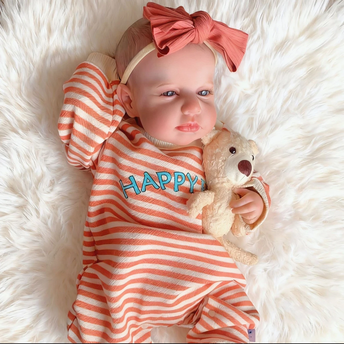 Adorável Boneca Reborn de 48cm com Macacão Listrado Confortável e Laço, Queridinha do Dia a Dia com Olhos Abertos Realistas e Corpo Macio