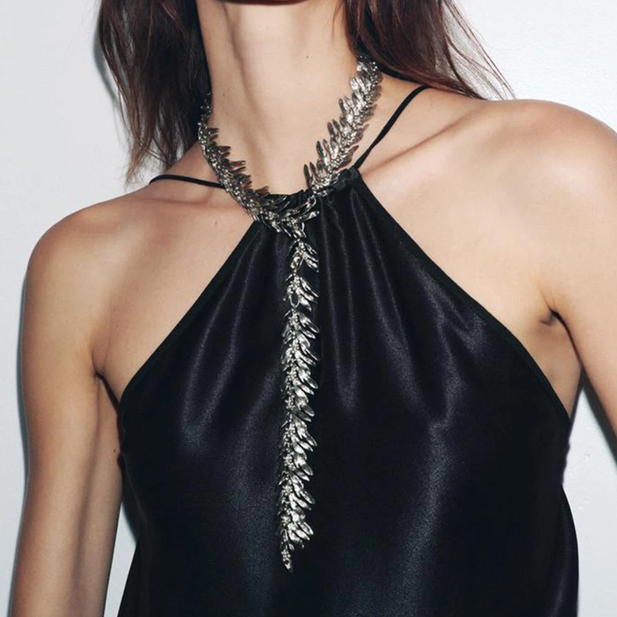 

ZAA Personality Leaf Metal Necklace for Women Y2k Jewelry Long Charm Necklaces Statement Jewelry Neck Accessories