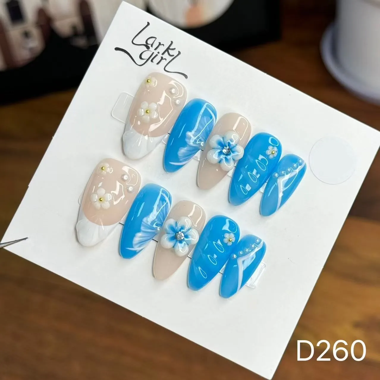 

10 шт., пресс для ногтей ручной работы, синий 3D цветок, средний миндаль, пресс для цветов, белые накладные ногти Y2k, цветочный дизайн ногтей, акриловые ногти