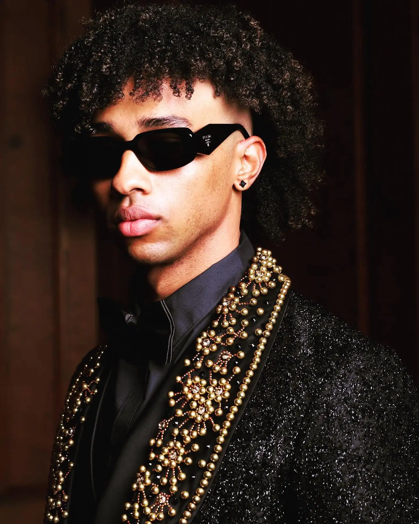 Men's Suits Tailored 3 Pieces Blazer Vest Pants One Button Sheer Lapel Sequins Wedding Pearls Beads Formal Custom Made Plus Size