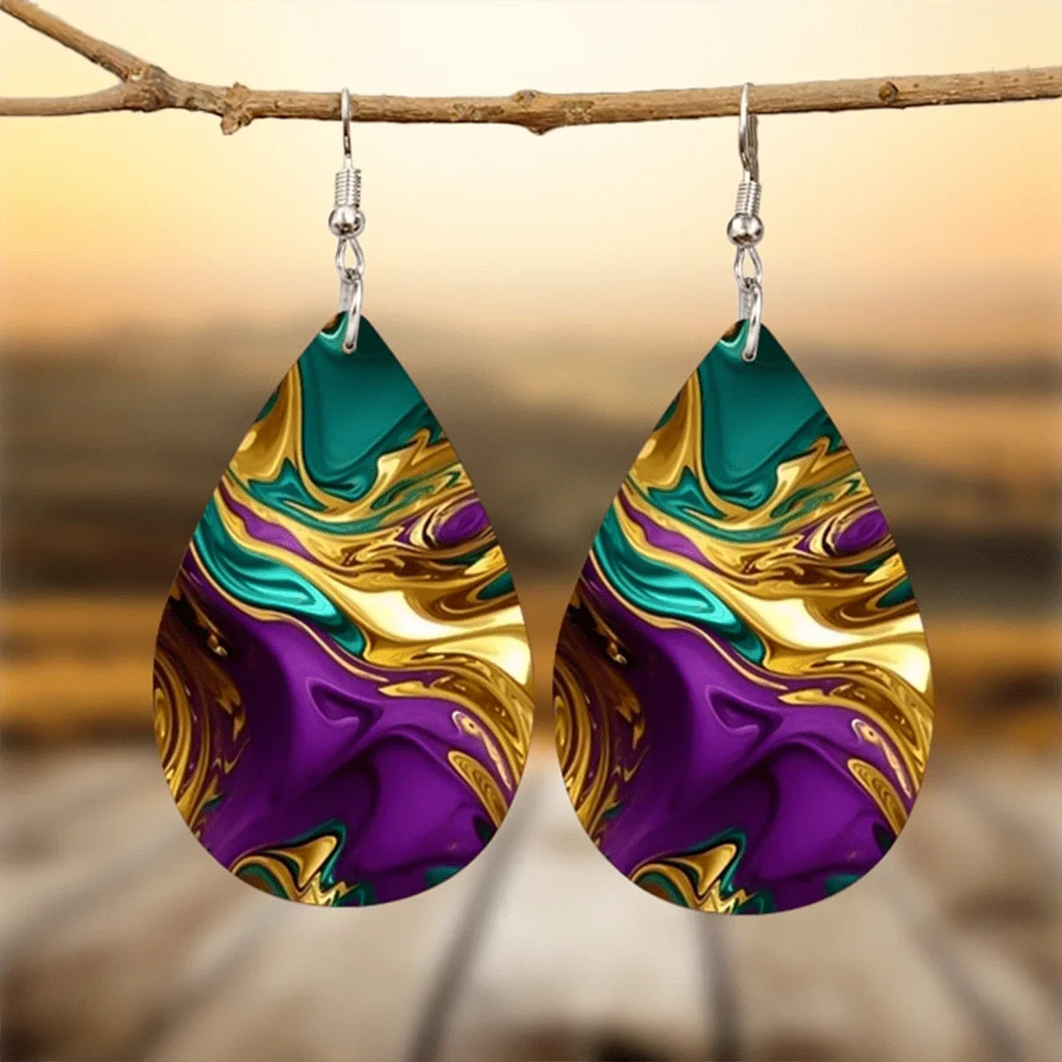 1 pair of drop-shaped color marble pattern pendant earrings, PU leather creative section ornaments earrings