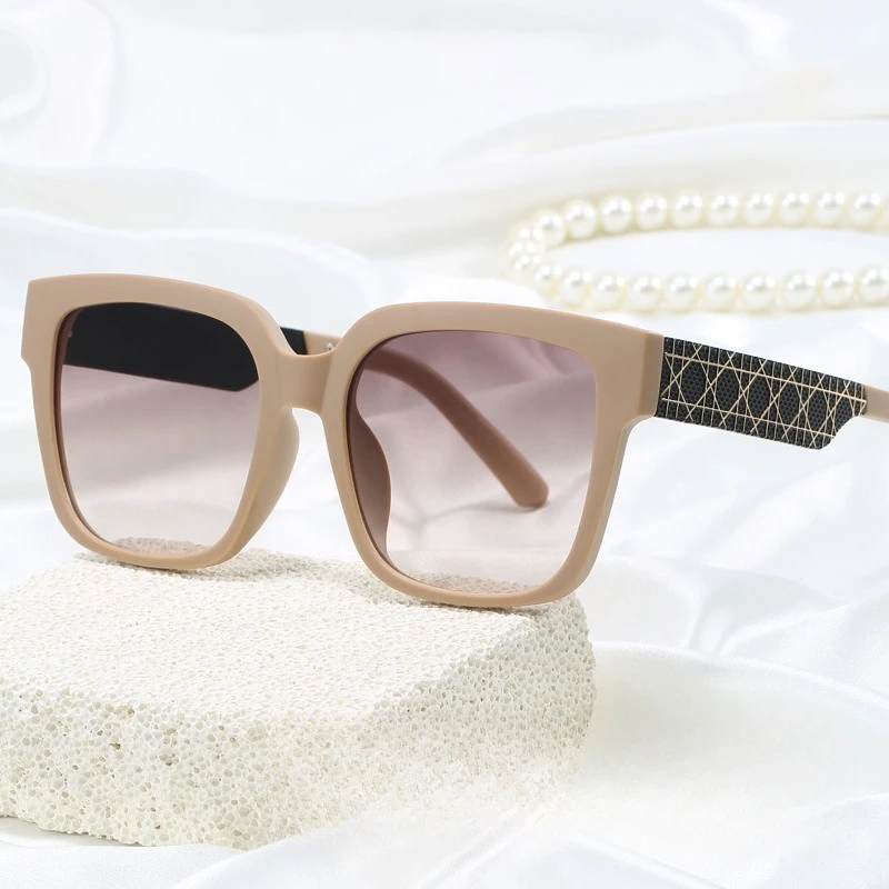 

​​2025 Luxury Square Sunglasses Women, Oversized UV400 Street Style Designer Fashion Frame Viral​​