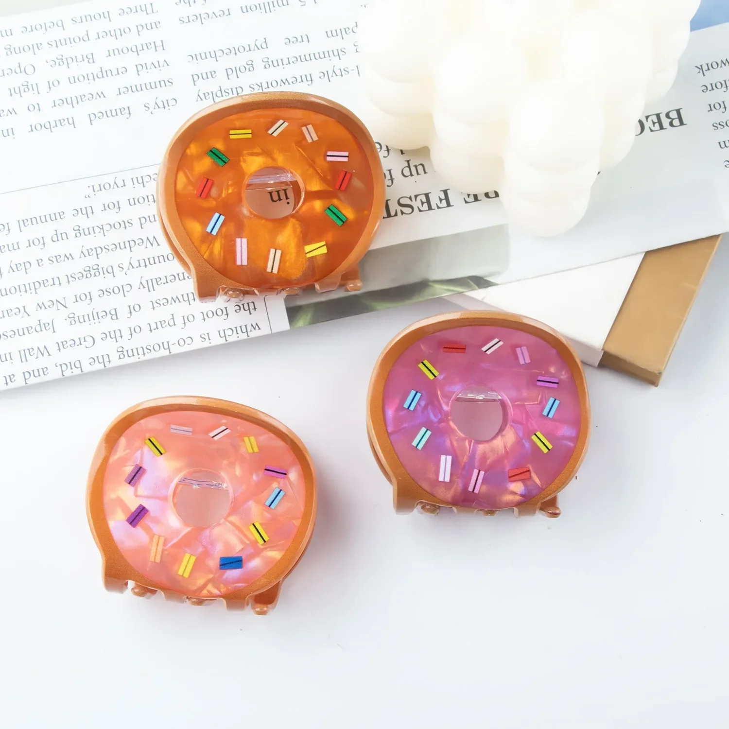 DS New Delicious Doughnut Hair Claw Food Series Acrylic Claw Clips Small Donut Crab Hair Clips for Women Girls Hair Accessories