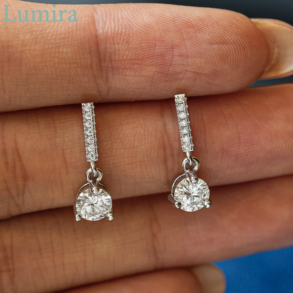 

Lumia Luxury Circular Tassel-Style Three-prong Platinum PT950 Stud Earrings with 0.5ct Moissanite Stone for Ladies Wedding Gifts