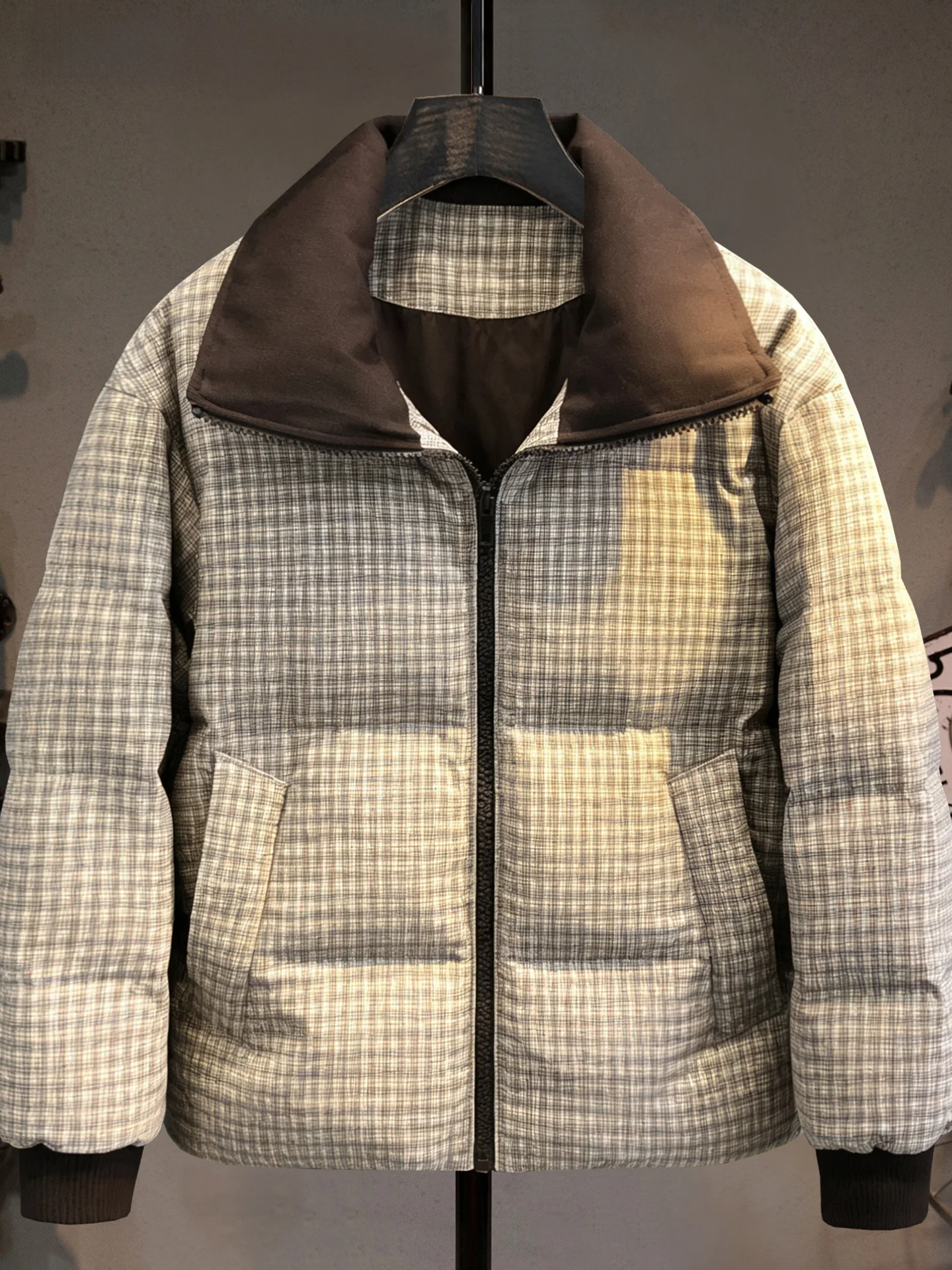 

Мужская пуховая куртка в клетку: теплая, утепленная, в американском стиле, с утиным пухом, морозостойкая верхняя одежда для зимы